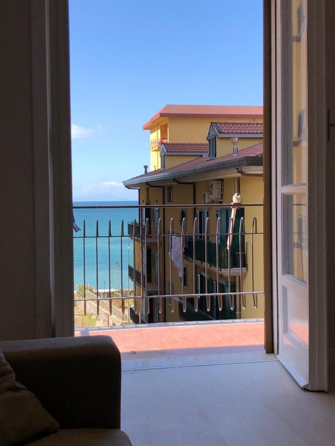 Seaview Apartment Кастелламмаре-ди-Стабия Экстерьер фото